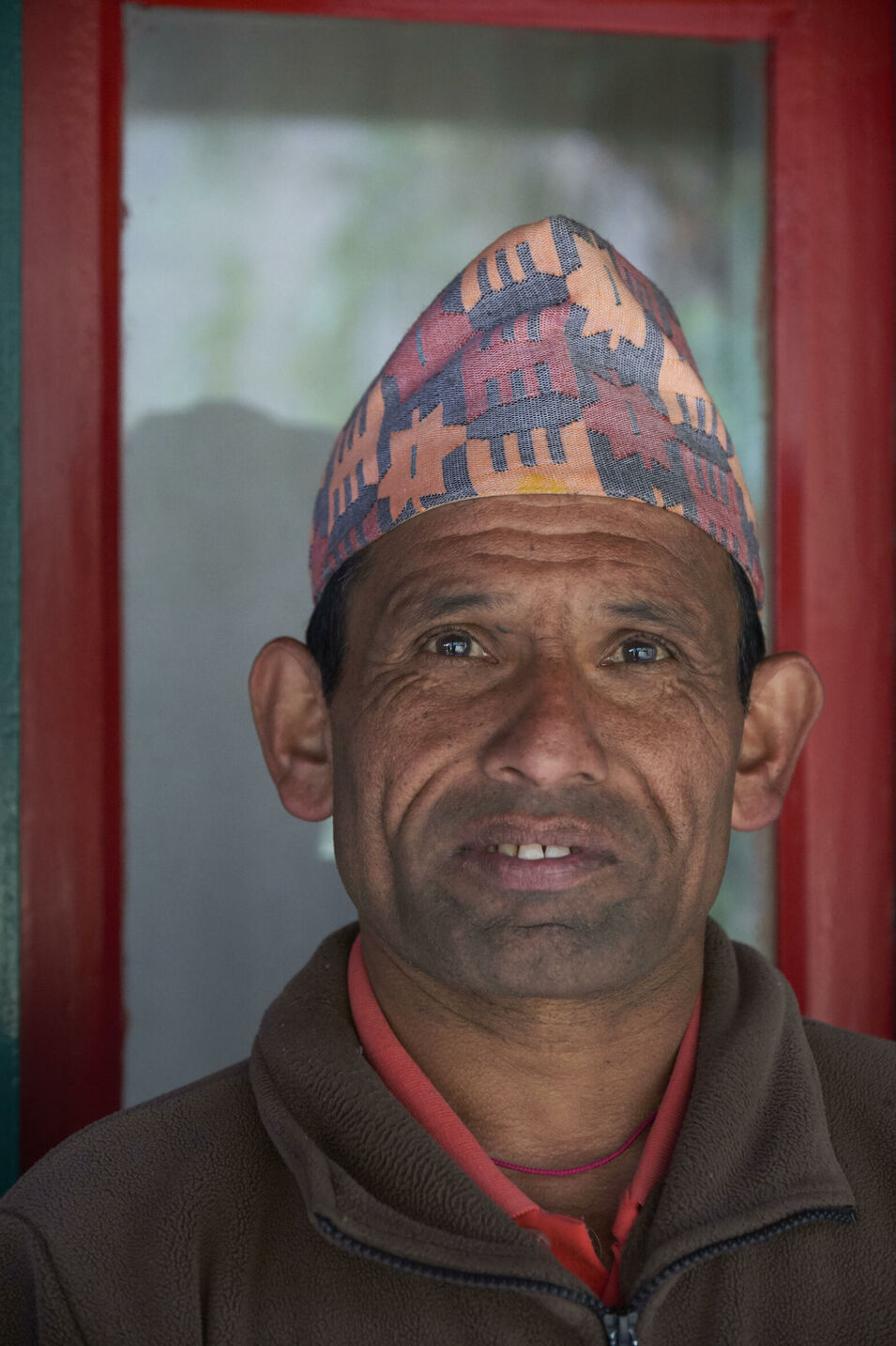 Himalaya Riesen kann man mittlerweile auch mit Kindern erleben. Mit Hilfe eines Netzes von komfortablen Lodges und eines uralten Wegnetzes. Eine Reisereportage mit einer Patchworkfamilie.