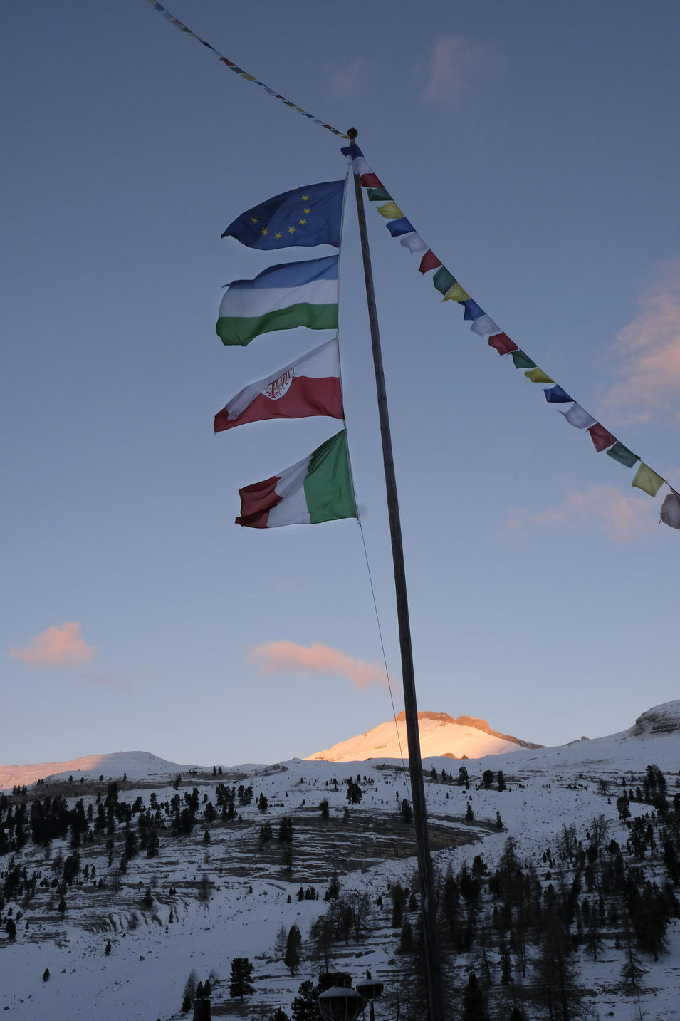 Schneeschuhwanderung im Fanes Gebirge in Südtirol mit dem DAV Summit Club für das Magazin freundin.