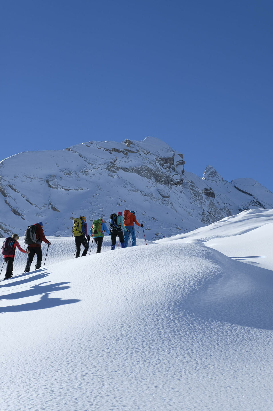Schneeschuhwanderung im Fanes Gebirge in Südtirol mit dem DAV Summit Club für das Magazin freundin.
